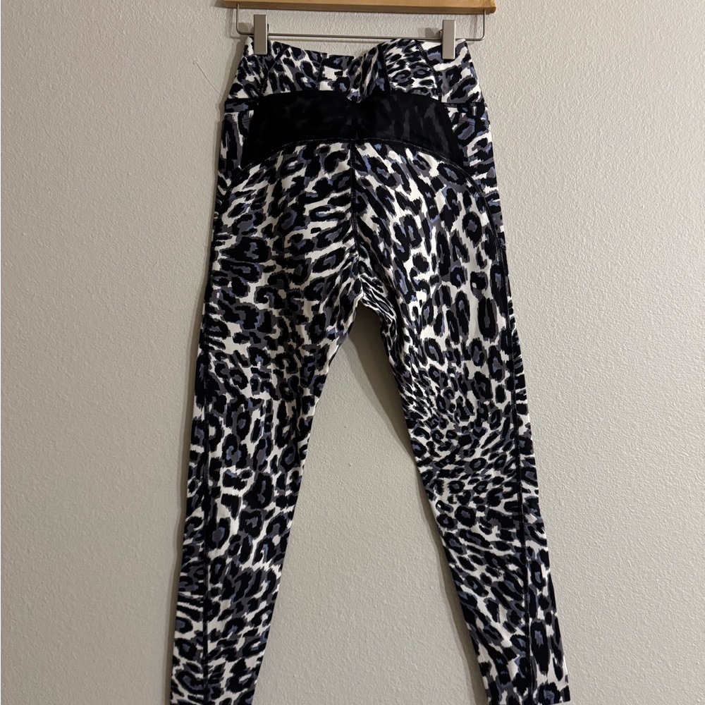 5/$55 !! 🔥 Free people movement leggings - Picture 3 of 3